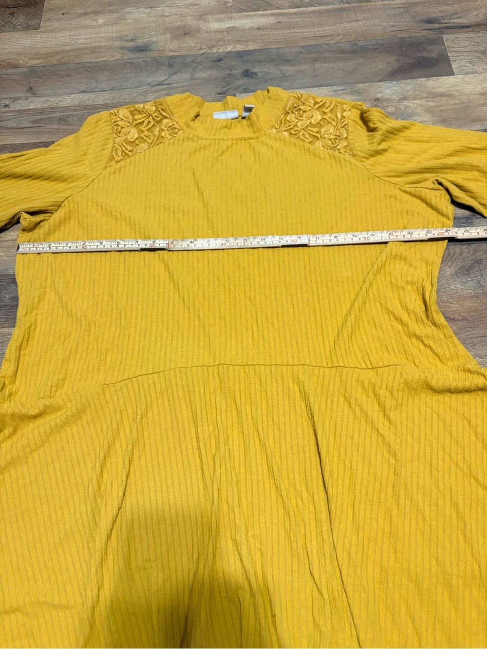βοΈ LOGO by Lori Goldstein Mustard Yellow Handkerchief Hem Lace Tunic βοΈ - Picture 3 of 6